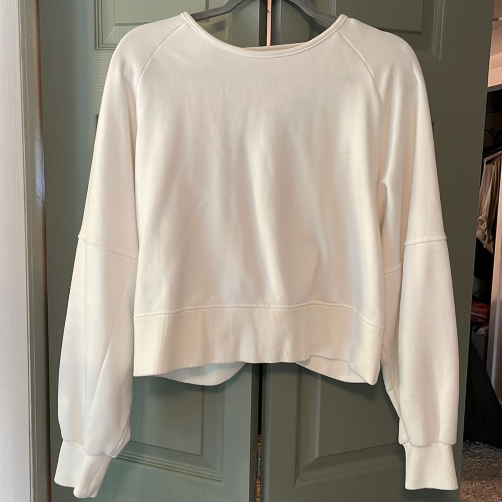 Lulu’s white crew neck - open back
